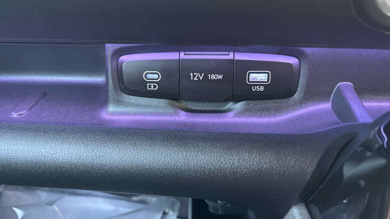 Hyundai INSTER 85kW 02 49kWh 5dr Auto Electric Hatchback